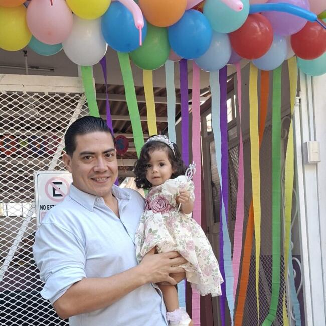 Trabajo para niñera en Pto Vallarta: Mike