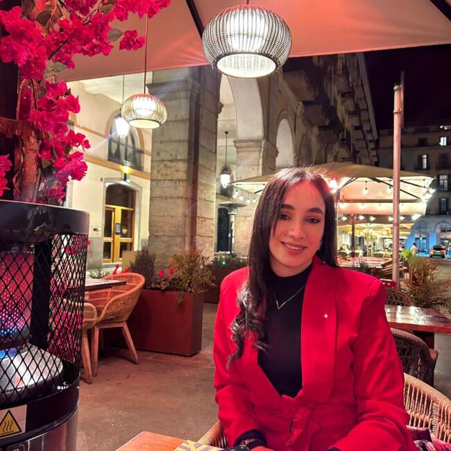 Niñera en Girona: Salma