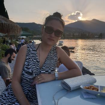 Babysitter em Faro: Nika