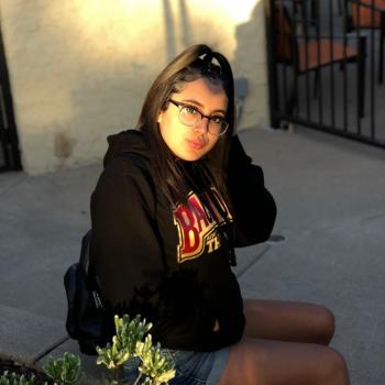 Babysitter Riverside: Anahi