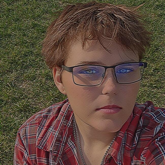Baby-sitter in Edmonton: Ash