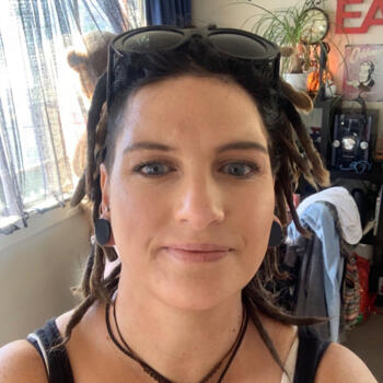 Babysitter in Dunedin: Kara