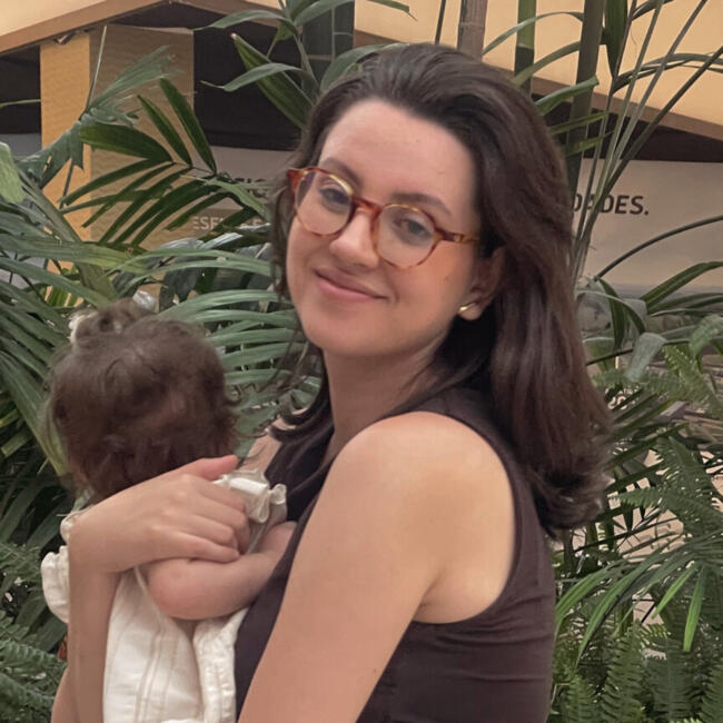 Babysitting job in Maringá: Bruna