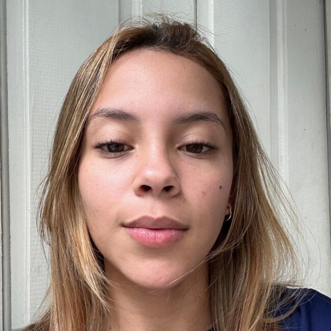 Babá em Manaus: Jennifer