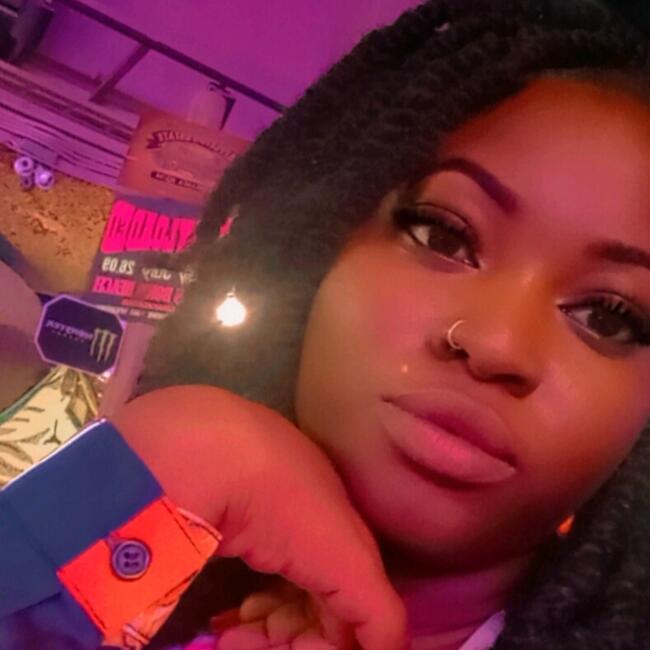 Babysitter in Manchester: Felesha