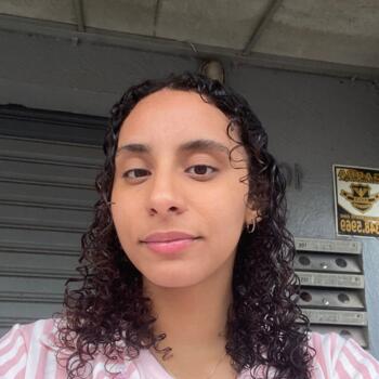 Babá em Canoas: Caroline