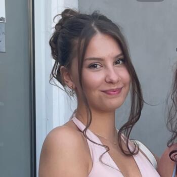 Babysitter in Canterbury: Charlotte-lilly
