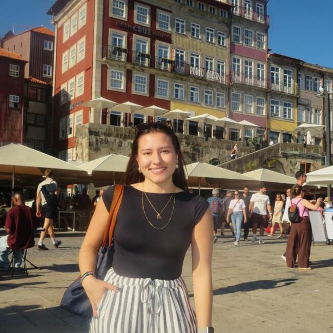 Babysitter in Porto: Ana laura
