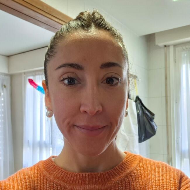 Babysitter in Pamplona: Debora