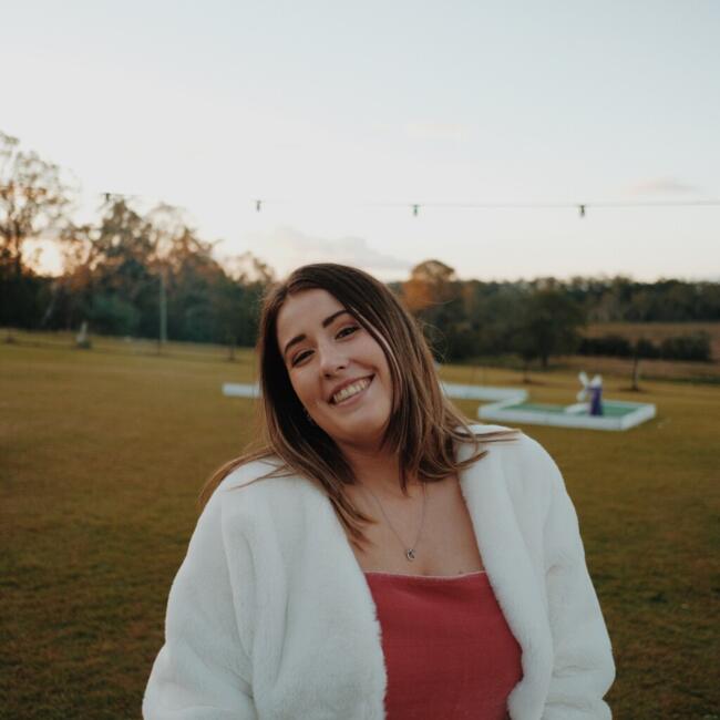 Babysitter in Halifax: Laura