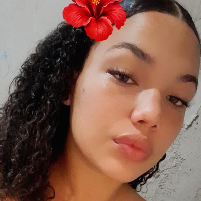 Babysitter in Coronel Fabriciano: Manuela