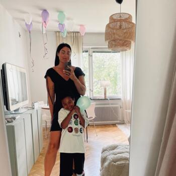 Babysitting job in Bro: babysitting job Emma