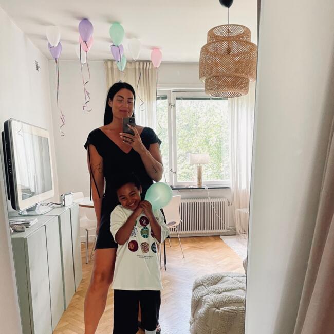 Babysitting job in Bro: Emma