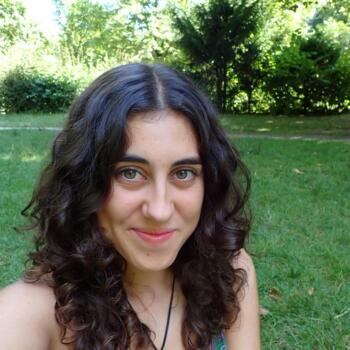Babysitter in Santa Coloma de Gramenet: Laura