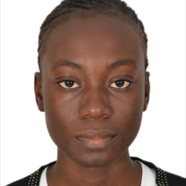 Babysitter in Campo Magro: Shaïna