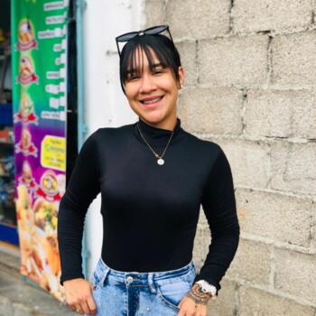 Babysitter Caracas: Leslie