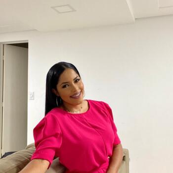 Babysitter in Maringá: Jocielle