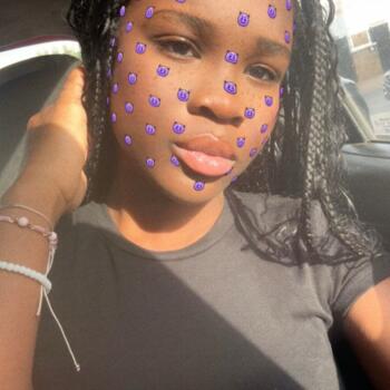 جليسة أطفال في رباط: Merlynn