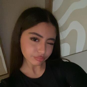 Babysitter in Marseille: Loubna Yousra