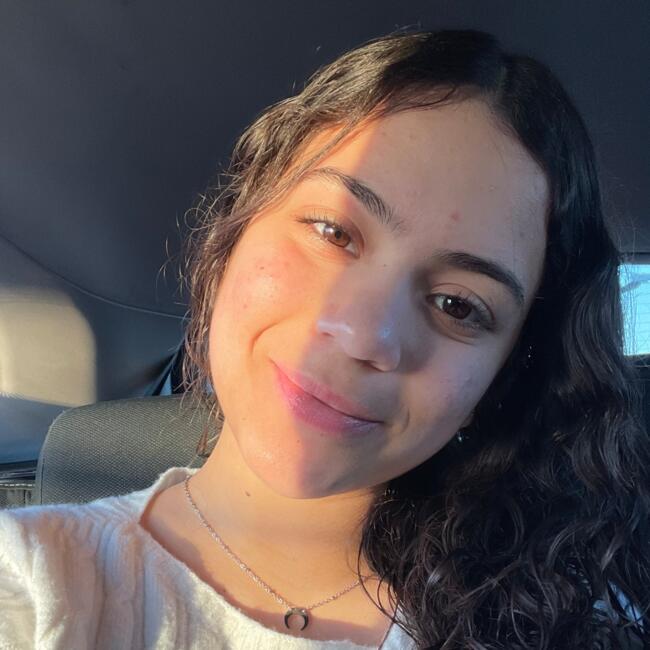 Babysitter in Santo António da Charneca: Yari