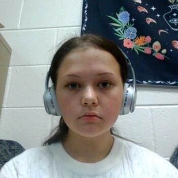 Babysitter in Elburn: Macie