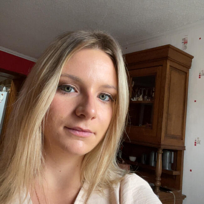 Babysitter in Blécourt: Hélèna