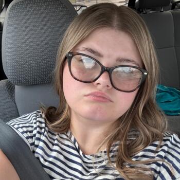 Babysitter in Council Bluffs: Autumn