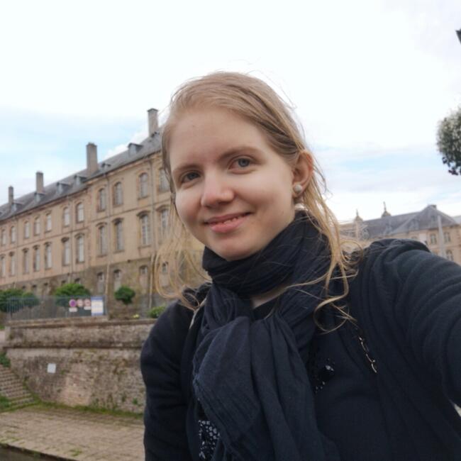 Babysitter in Clermont-Ferrand: Julia