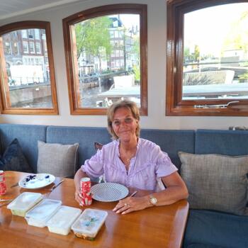 Babysitter in Almere Stad: Suzanne