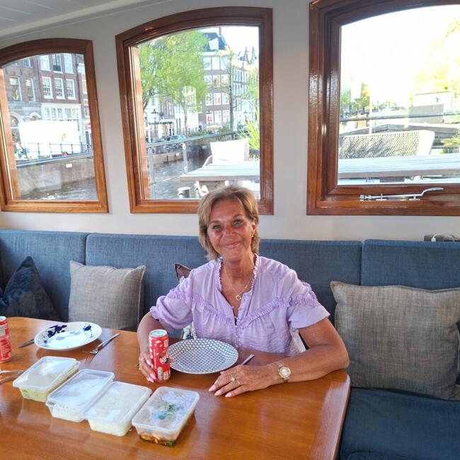 Babysitter in Almere Stad: Suzanne