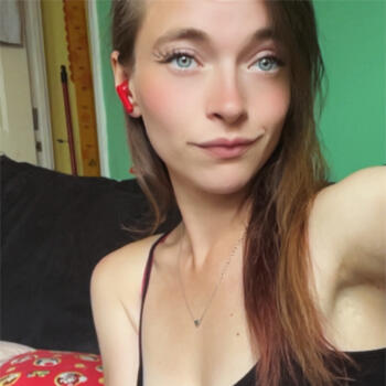 Babysitter Slough: Kiera