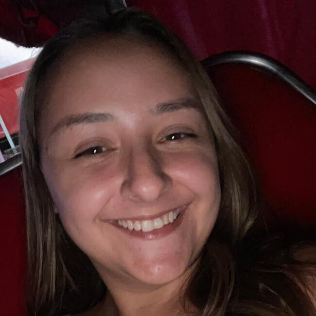 Babysitter in Brasília: Deborah