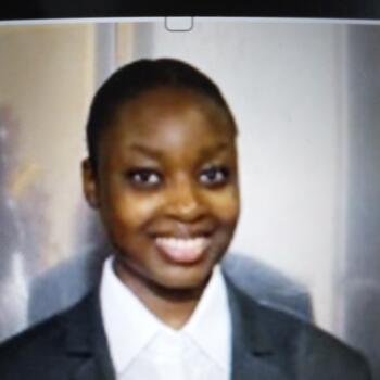 Babysitter in Montreuil: Maya