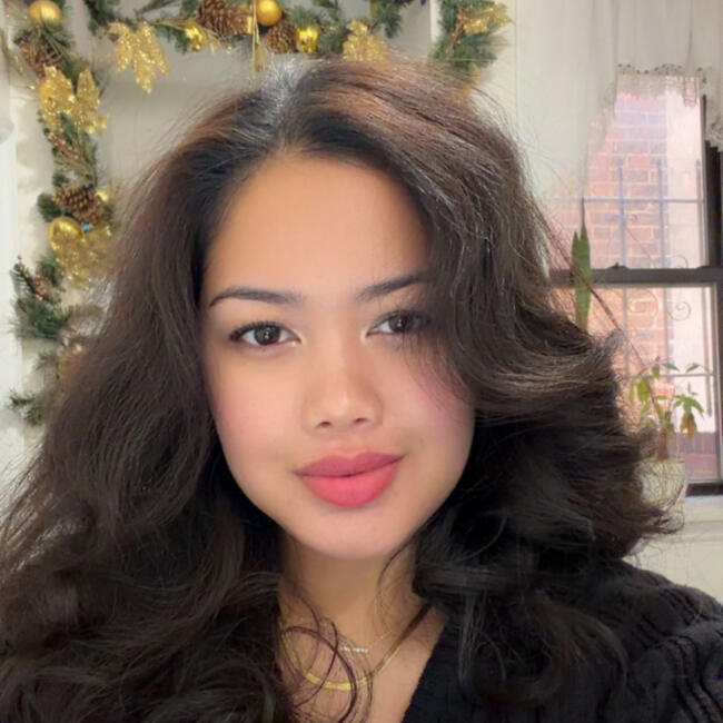 Babysitter in New York: Kissy Mentovay