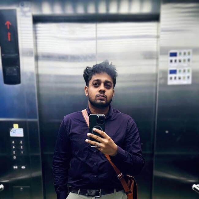 جليسة أطفال في دبي: Rojan