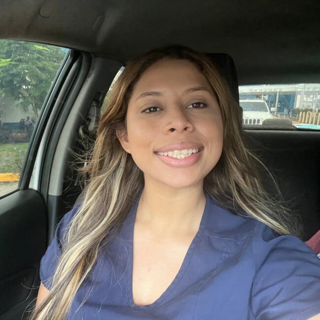 Niñera en David: GENESIS