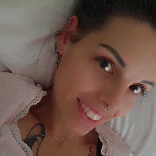 Babysitter in Montereau-Fault-Yonne: Marion