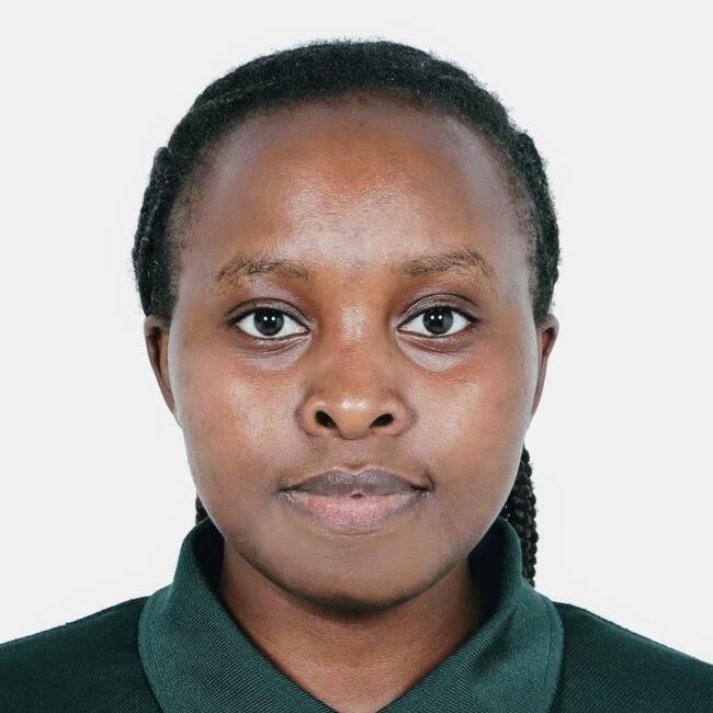 مربية أطفال في دبي: Stella