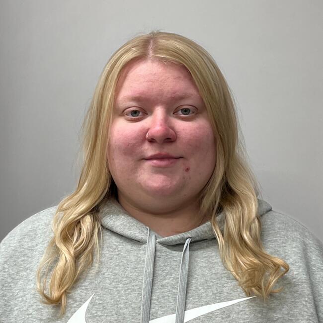 Babysitter in Chichester: Ellie