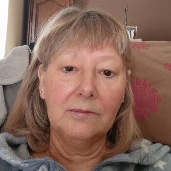 Babysitter in Larrivière-Saint-Savin: NADINE