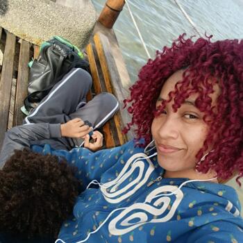 Babysitter Araruama: Amandinha