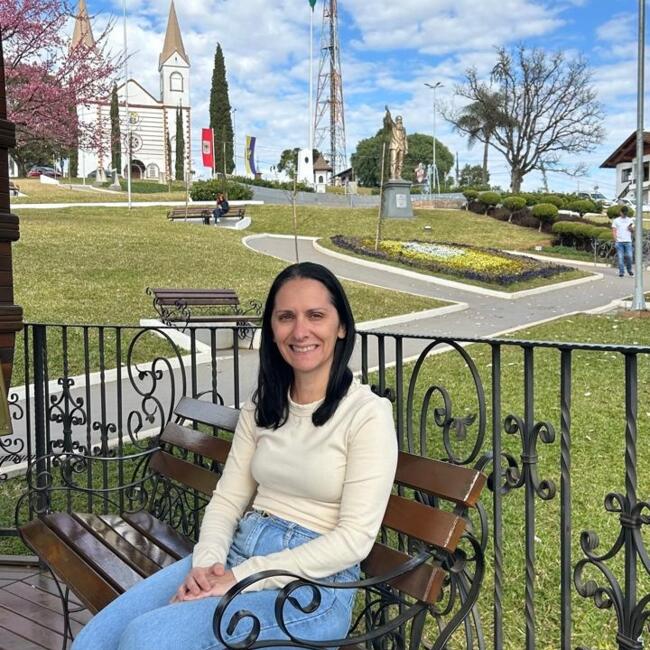 Babá em Blumenau: Fernanda