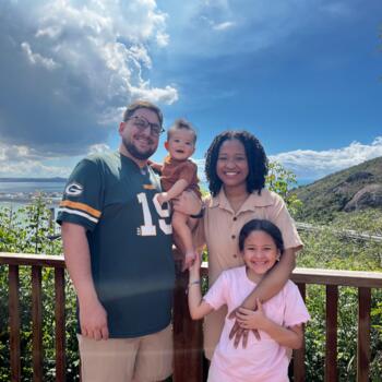 Emprego de babá em Brasília: emprego de babá Israel