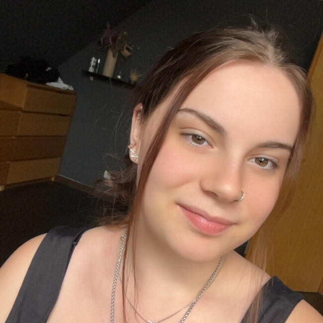 Babysitter in Surbourg: Elena