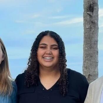 Babysitter in Jensen Beach: Zoe