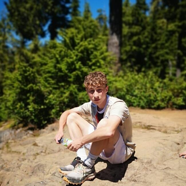 Babysitter in Miribel-les-Échelles: Nolan