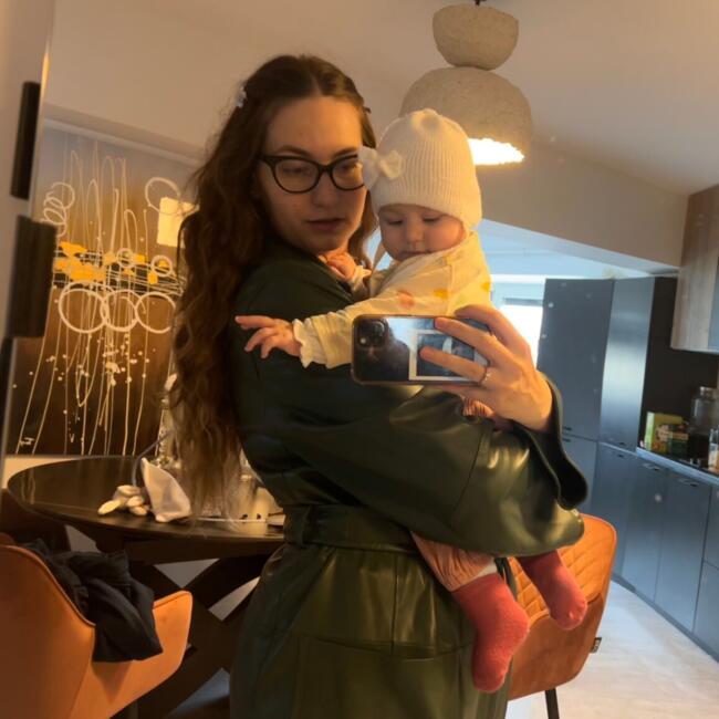 Babysitting job in Filiaşi: Ale