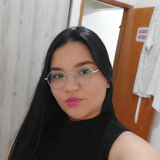 Babá em Cambé: Larissa