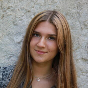 Babysitter in Sydney: Lily