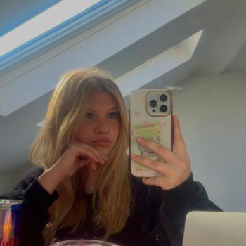 Babysitter in High Wycombe: Lois